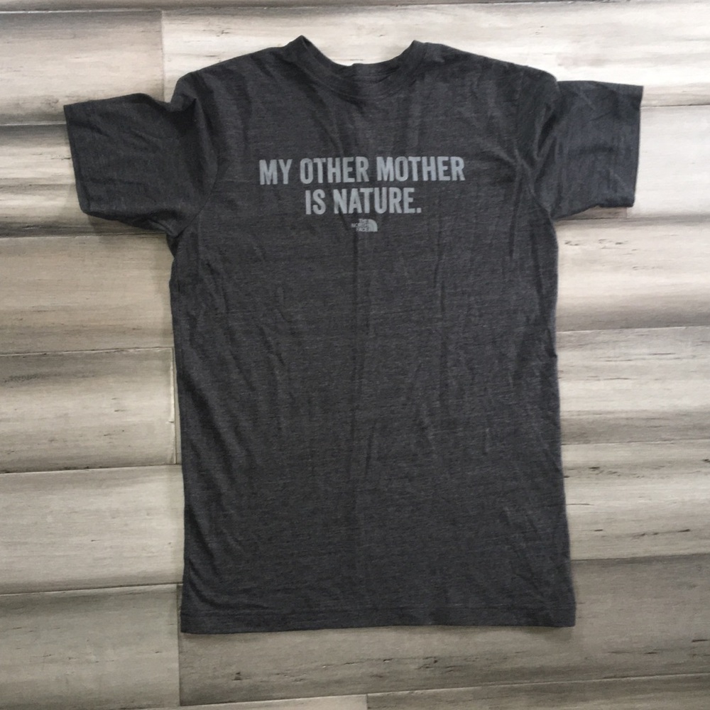 Men’s North Face shirt